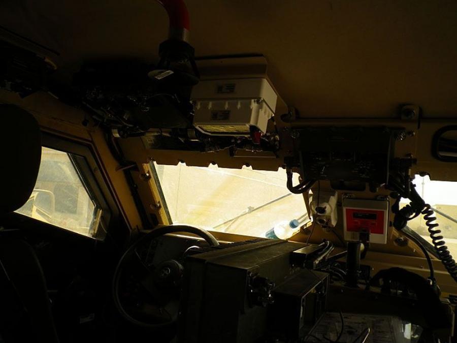 Детали интерьера Oshkosh M-ATV 2009 года  (фото 278 из 676)